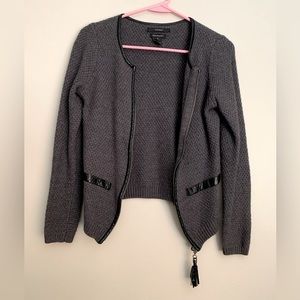 TAHARI Merino Wool Blend with (Faux) Leather Trim Zip Up Cardigan Size Small